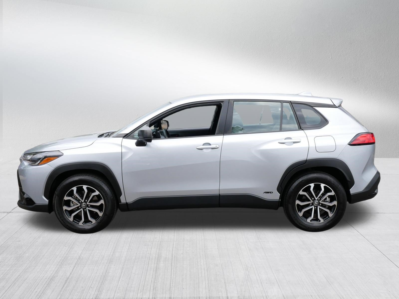 Used 2024 Toyota Corolla Cross AWD Hybrid image 4