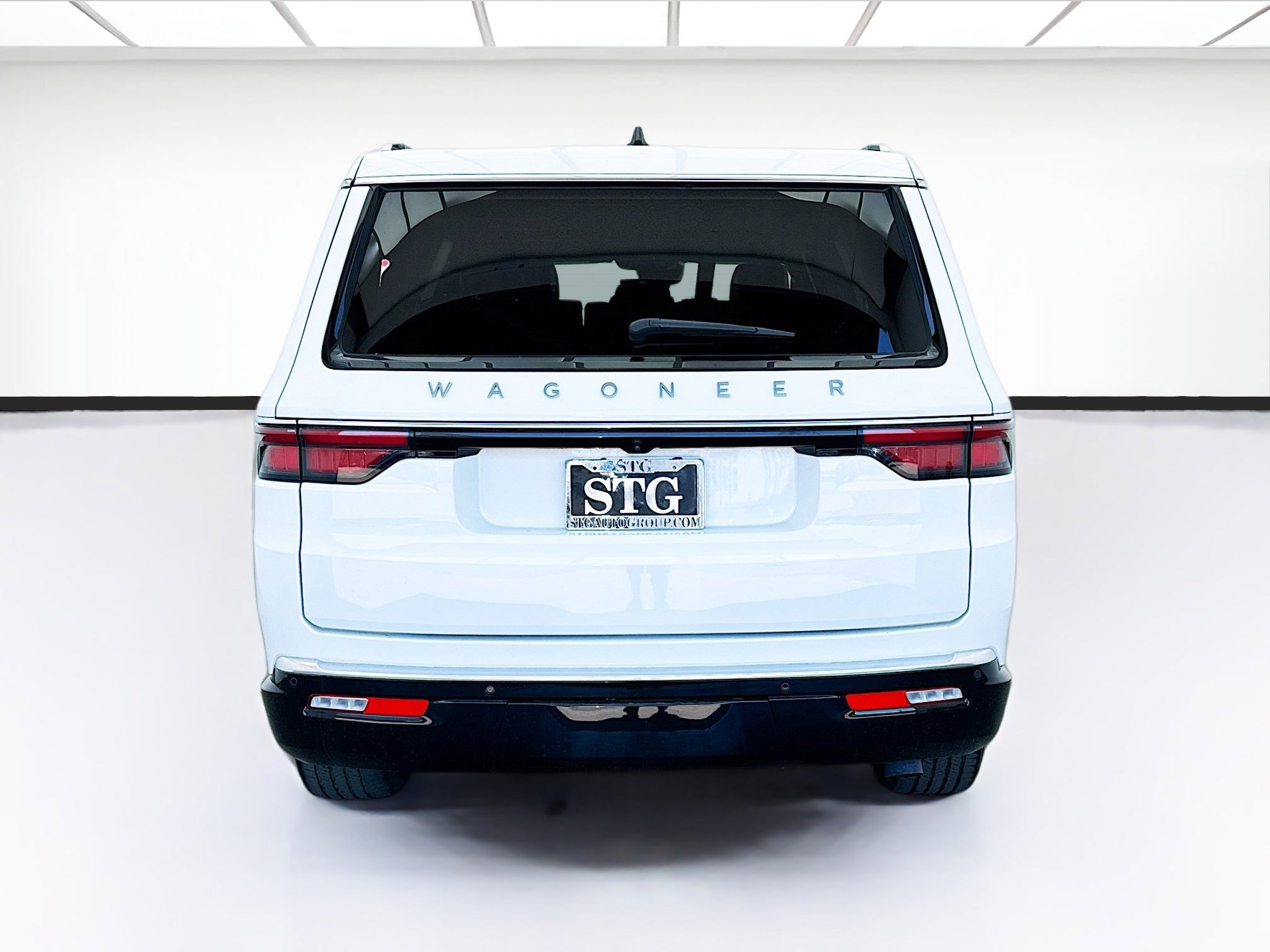 Used 2024 Jeep Wagoneer 2WD image 5