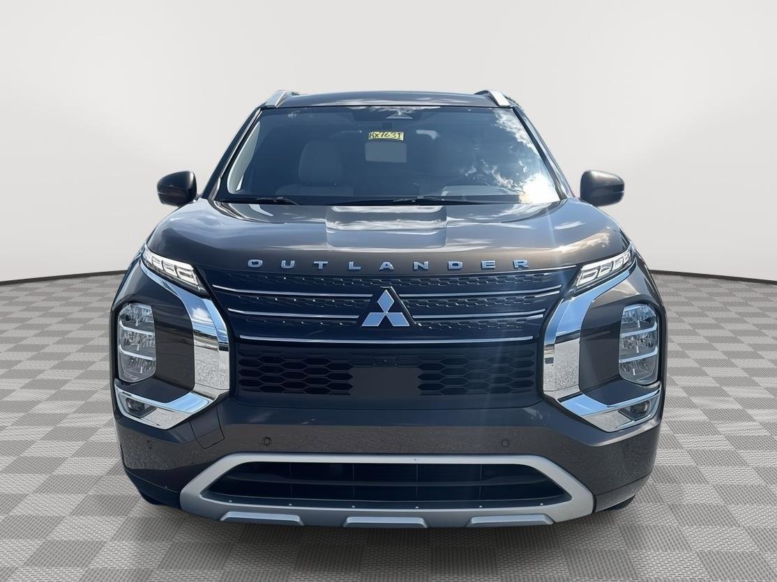 Used 2022 Mitsubishi Outlander SEL image 3