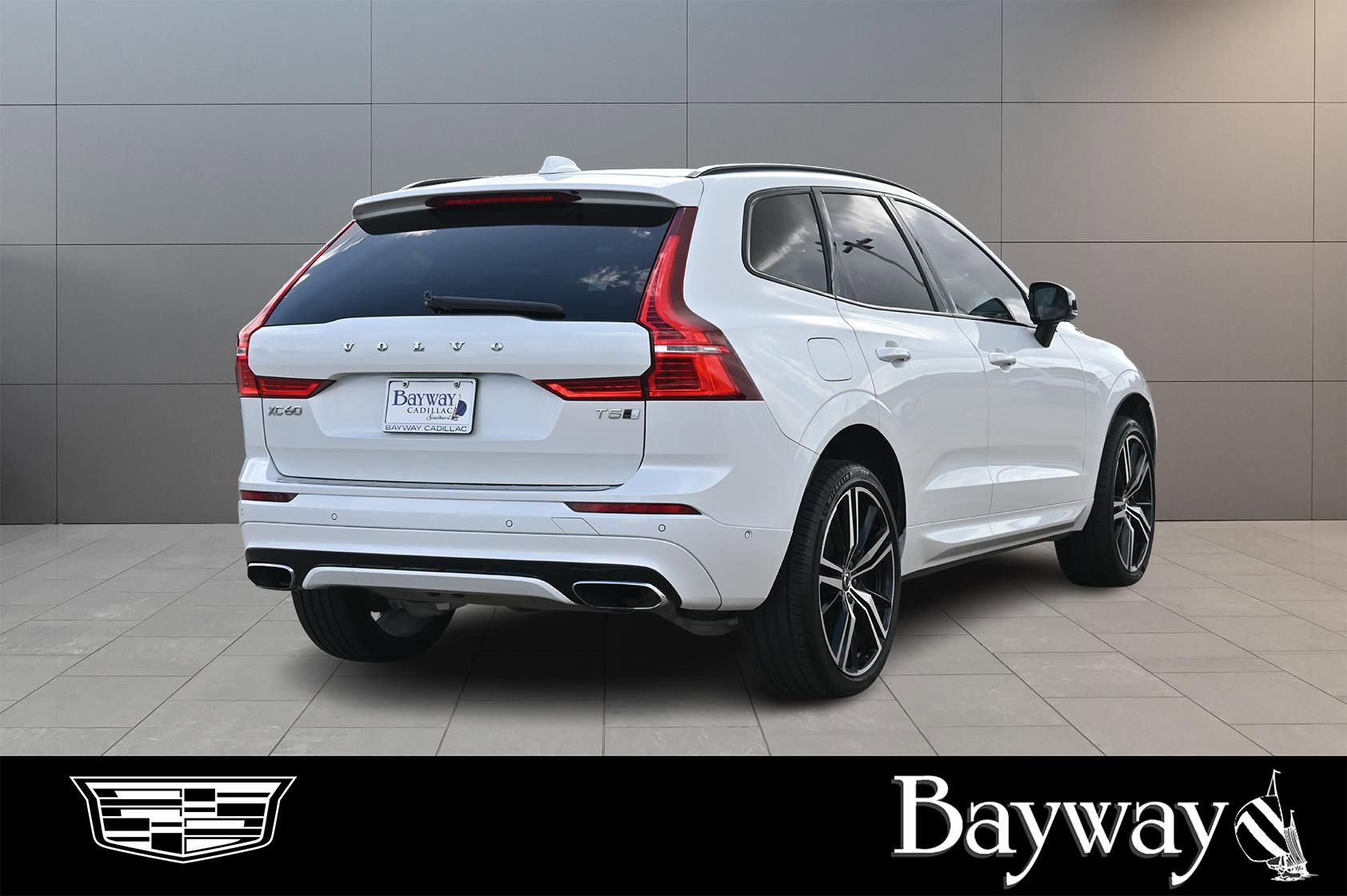 Used 2021 Volvo XC60 T5 R-Design w/ Advanced Package image 5
