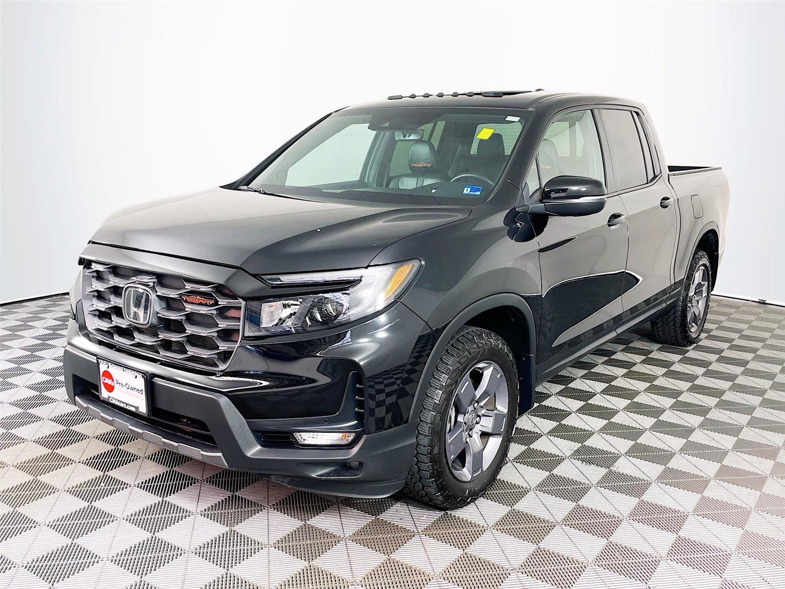Used 2025 Honda Ridgeline TrailSport image 3