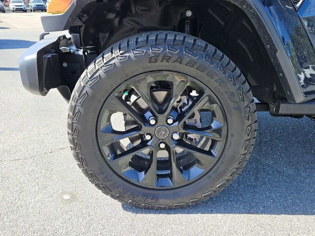 Used 2025 Jeep Gladiator Sport image 9