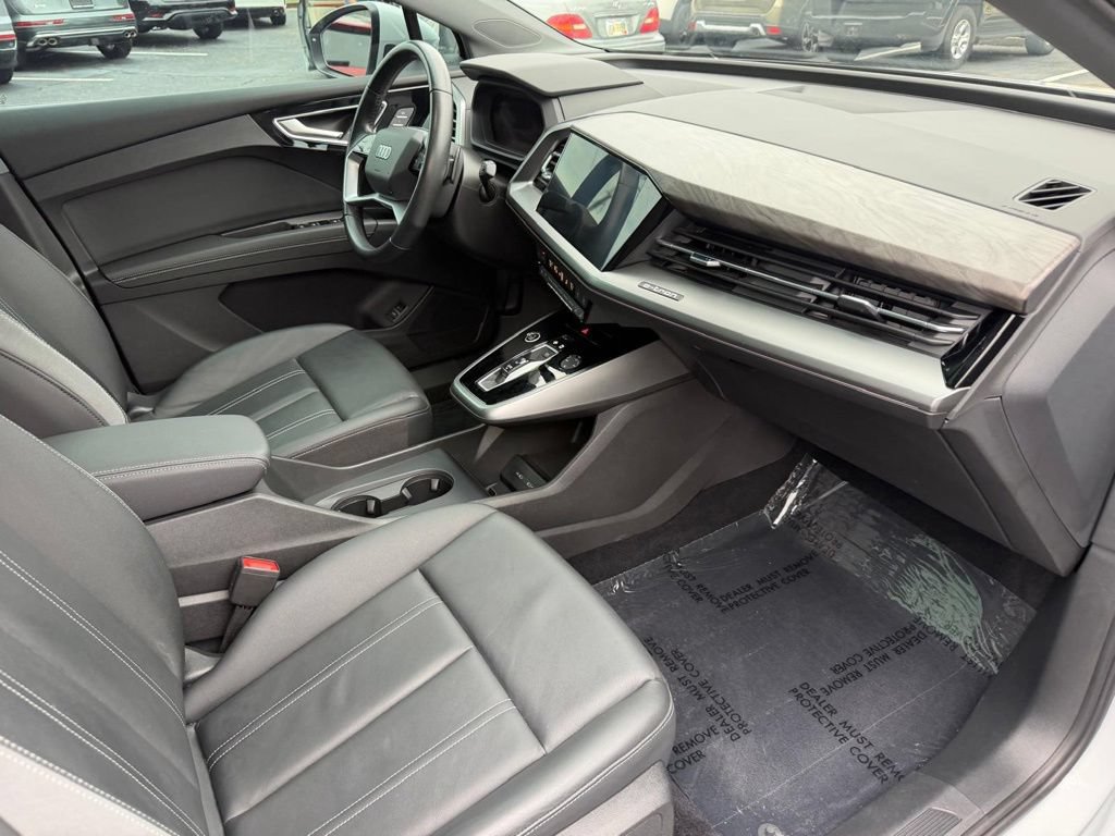 Used 2022 Audi Q4 e-tron Premium Plus w/ Premium Plus AWD/4WD image 32
