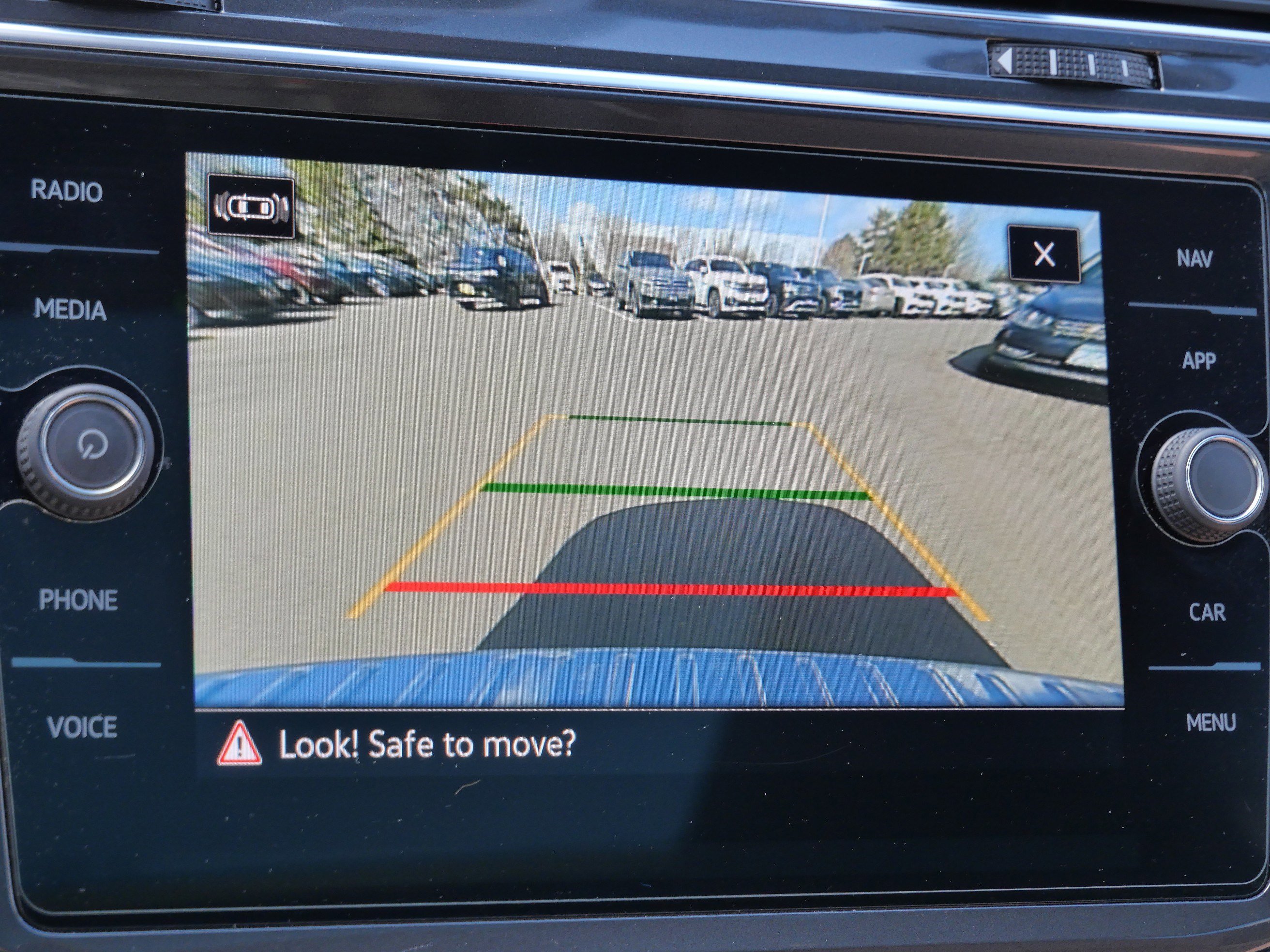 Used 2022 Volkswagen Tiguan SEL R-Line image 35