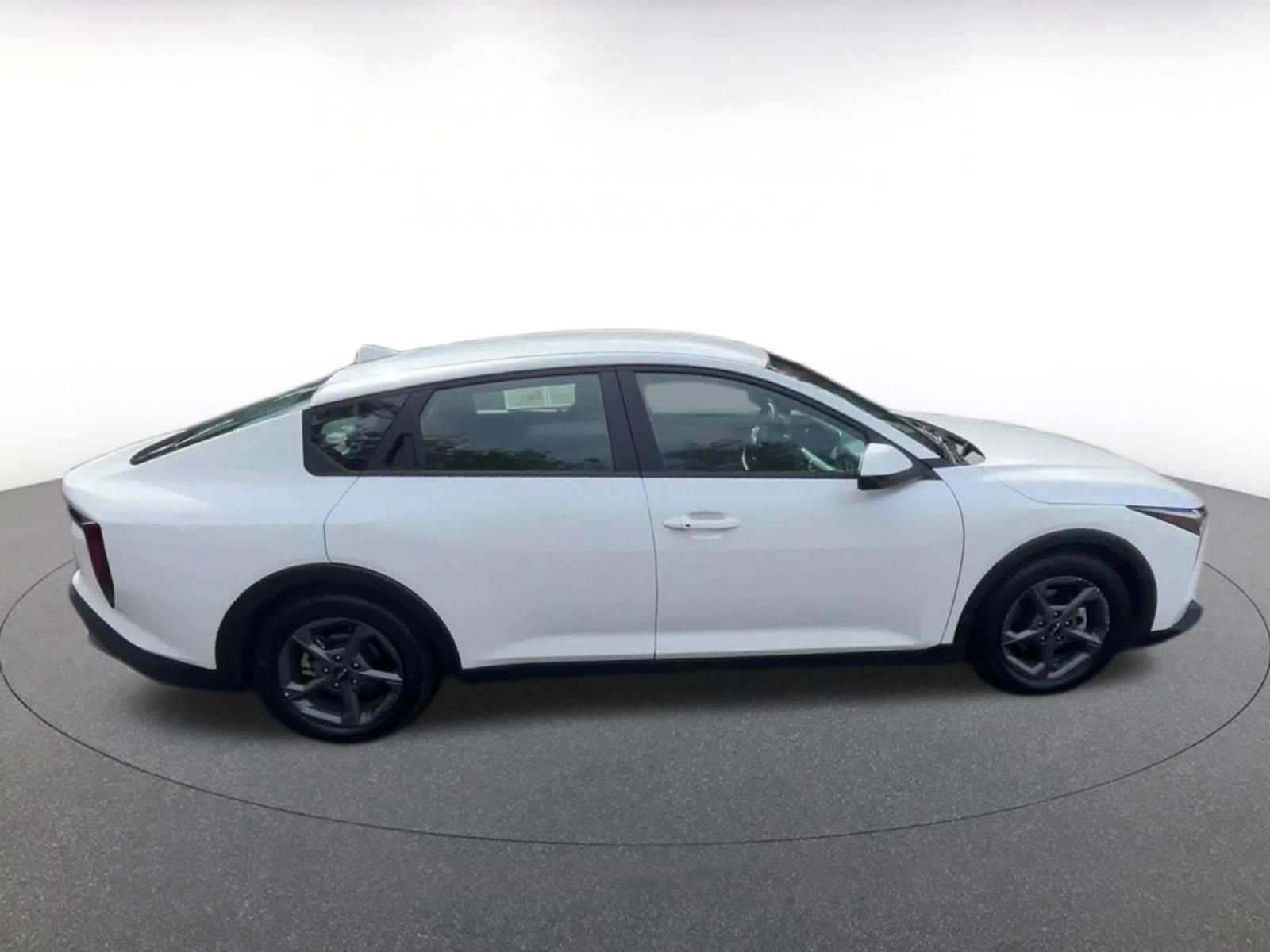 Used 2025 Kia K4 LXS image 16