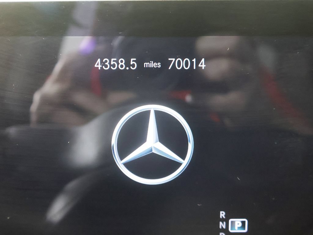 Used 2021 Mercedes-Benz GLB 250 4MATIC w/ Premium Package image 37