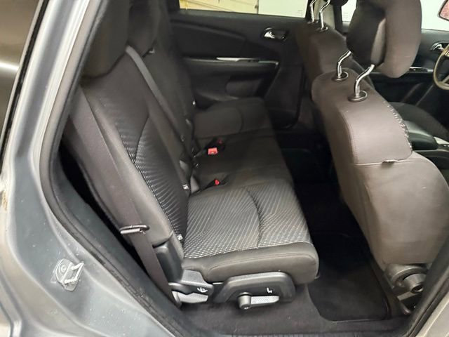 Used 2017 Dodge Journey SE image 34