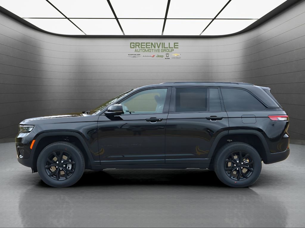 New 2025 Jeep Grand Cherokee Altitude image 2