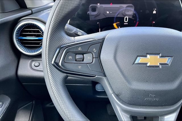 Used 2025 Chevrolet Trax LT FWD image 11
