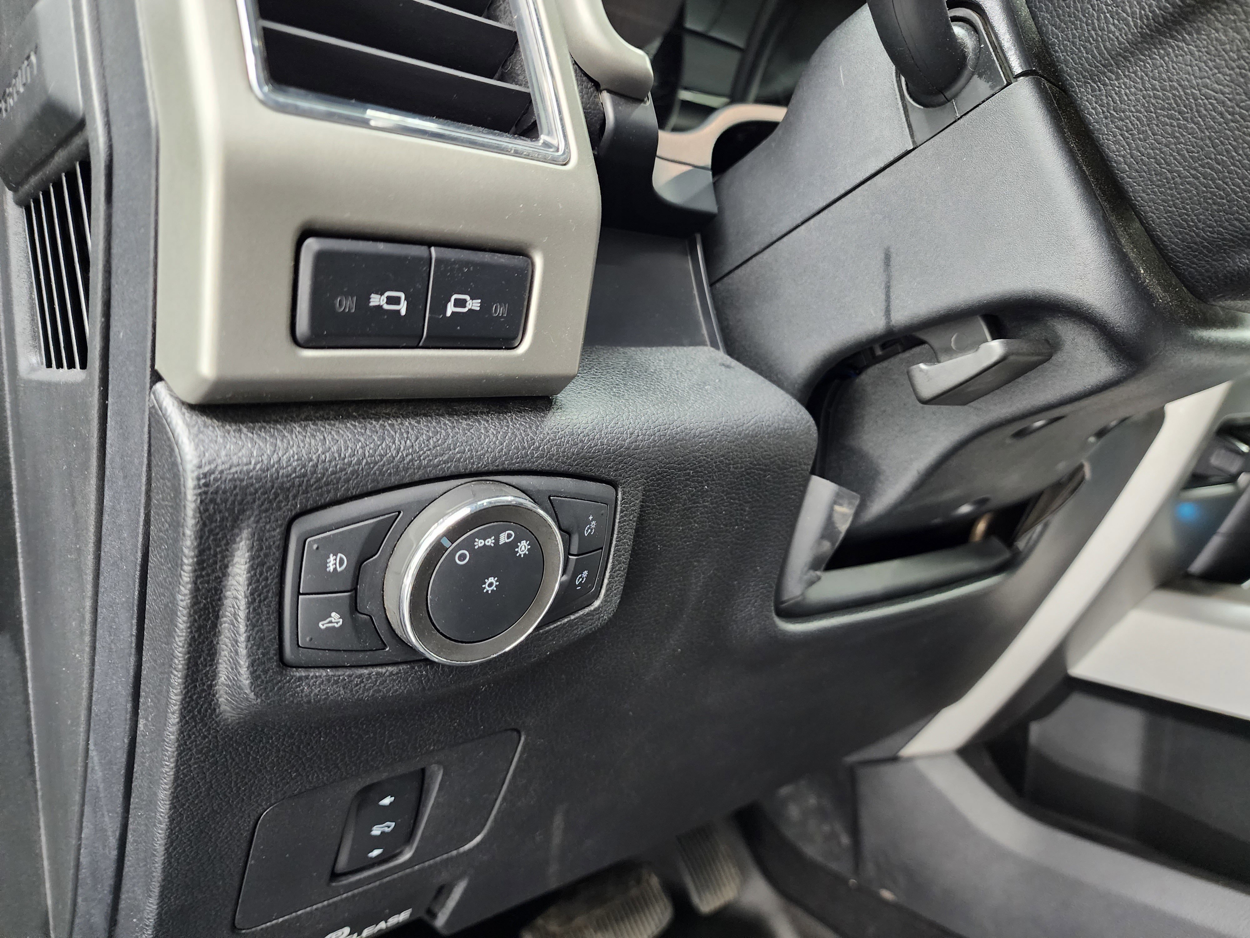 Used 2020 Ford F250 Lariat w/ Lariat Value Package image 43