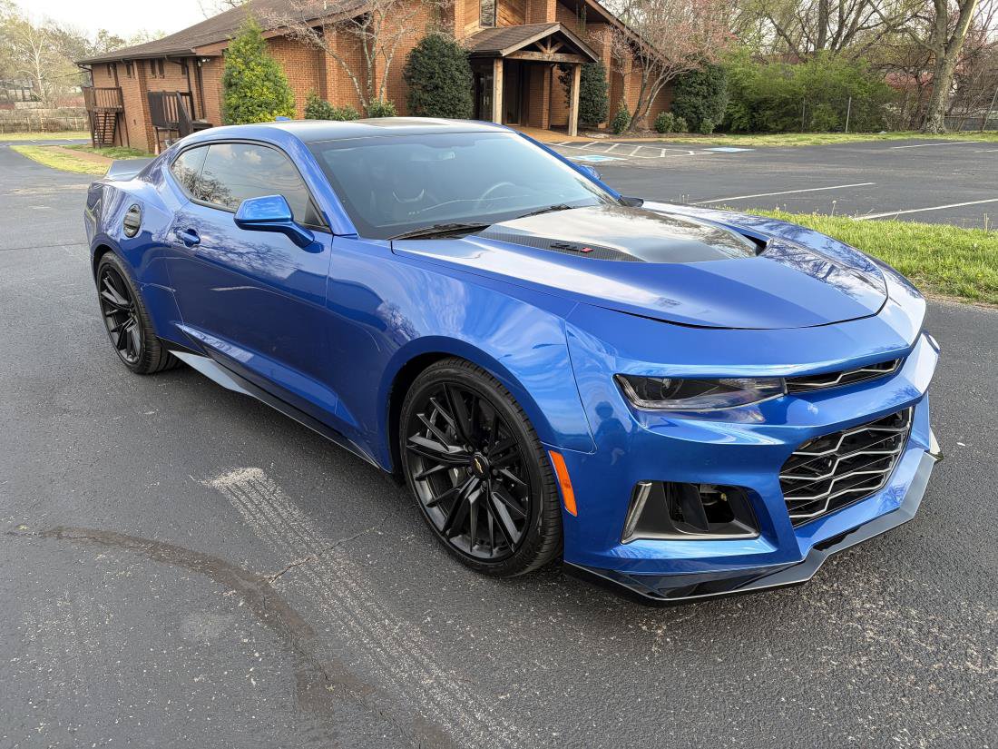 Used 2018 Chevrolet Camaro ZL1 RWD image 3