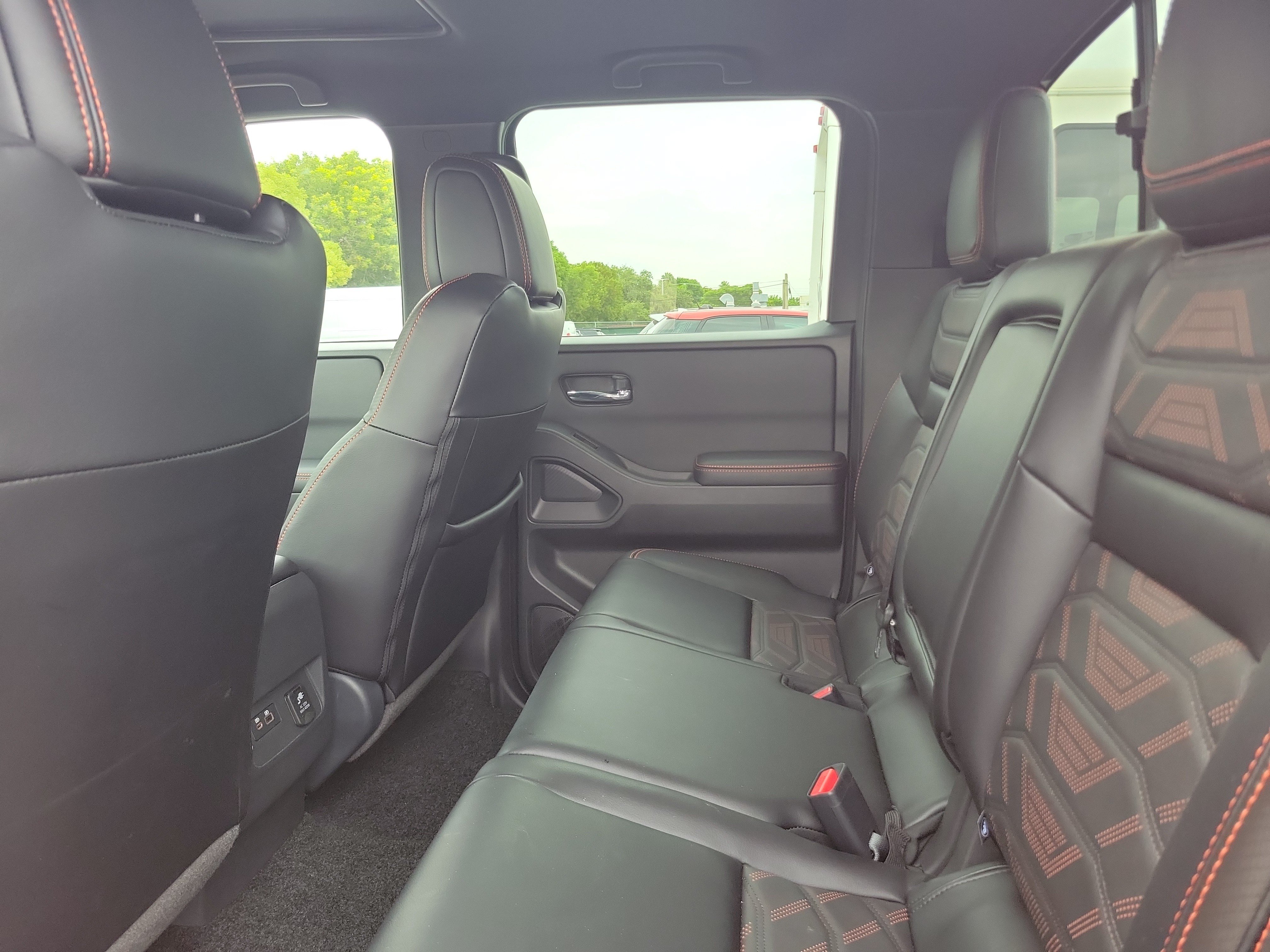 Certified 2025 Nissan Frontier Pro-X w/ Pro Premium Package RWD image 13