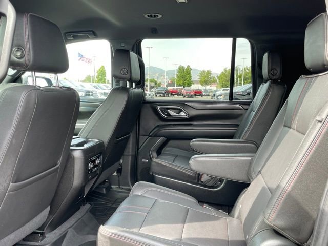 Used 2022 Chevrolet Suburban RST w/ Luxury Package image 11