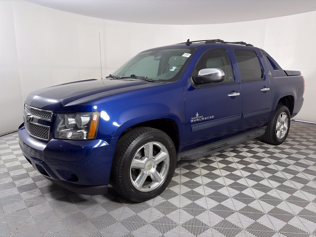 Used 2013 Chevrolet Avalanche LT w/ Texas Edition RWD image 3