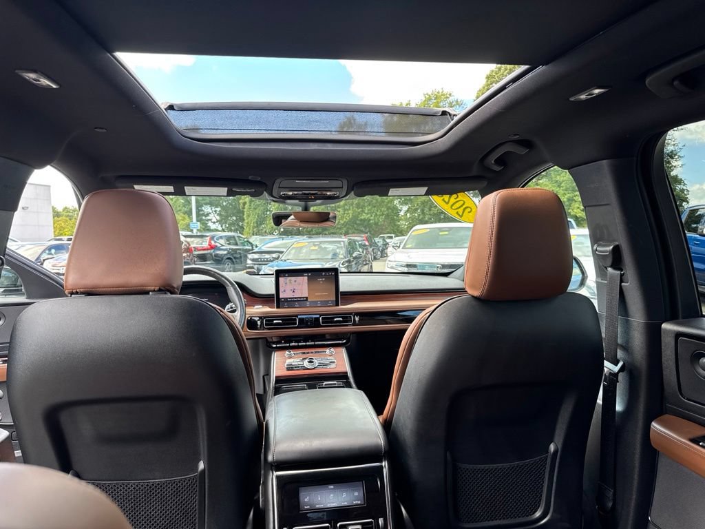 Used 2023 Lincoln Aviator Reserve AWD/4WD image 14