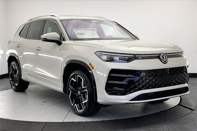 New 2026 Volkswagen Tiguan SEL R-Line image 1