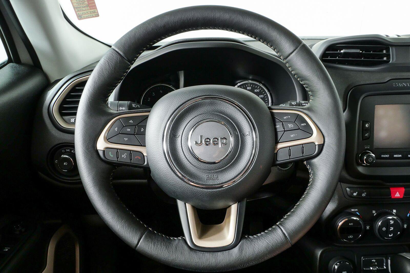 Used 2017 Jeep Renegade Limited AWD/4WD image 9