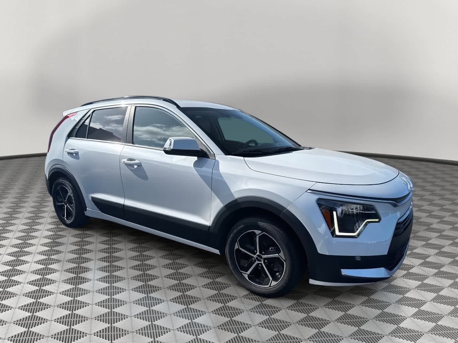 Used 2023 Kia Niro EX