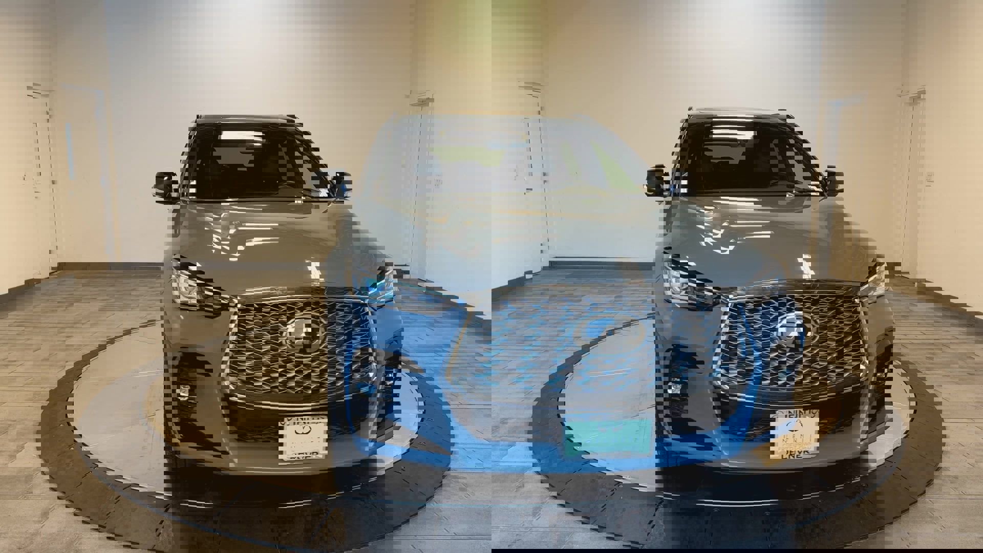 Certified 2025 INFINITI QX55 Luxe w/ Cargo Package image 3