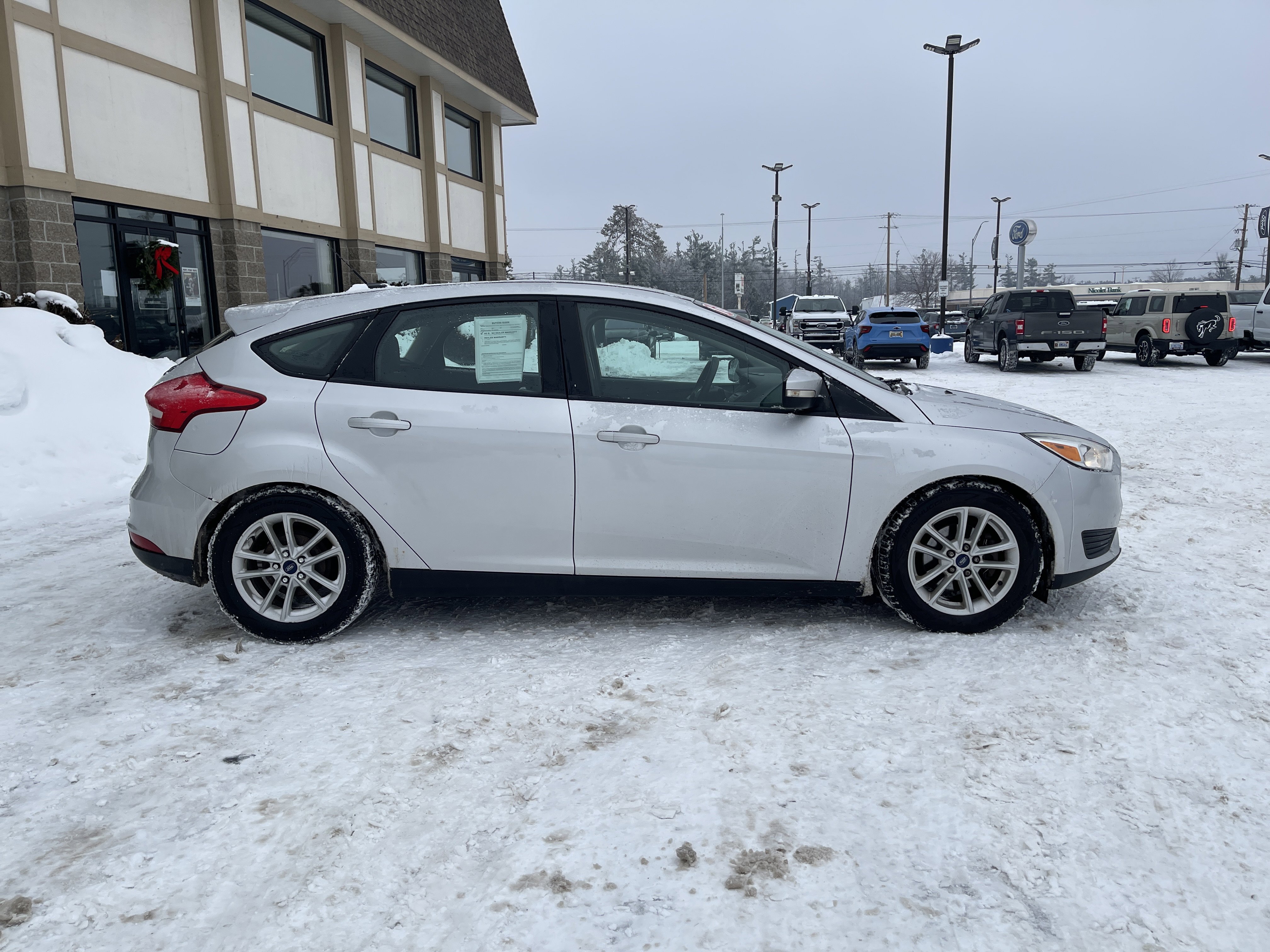 Used 2016 Ford Focus SE w/ Reverse Sensing Package image 3