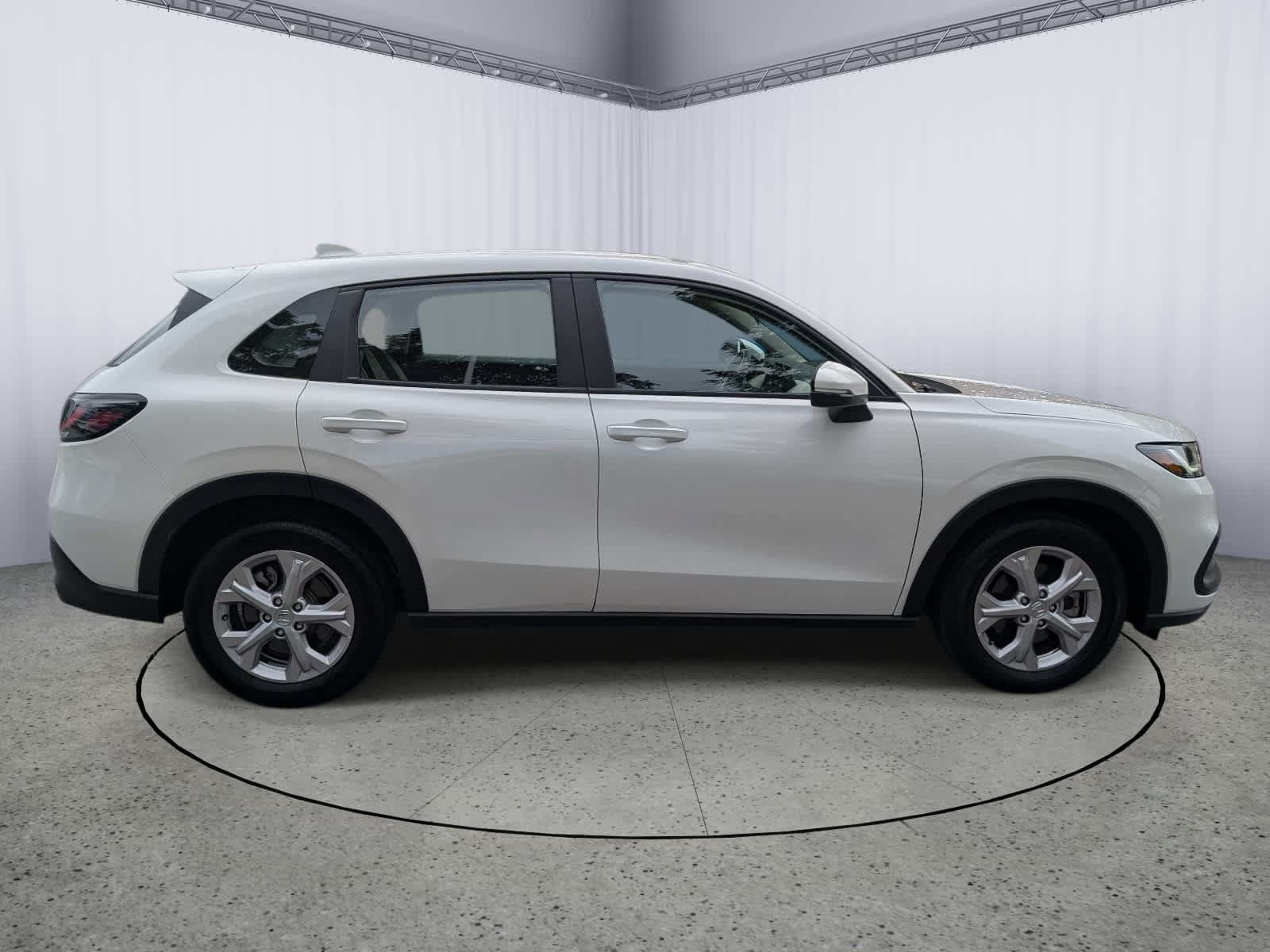 Certified 2024 Honda HR-V LX image 2