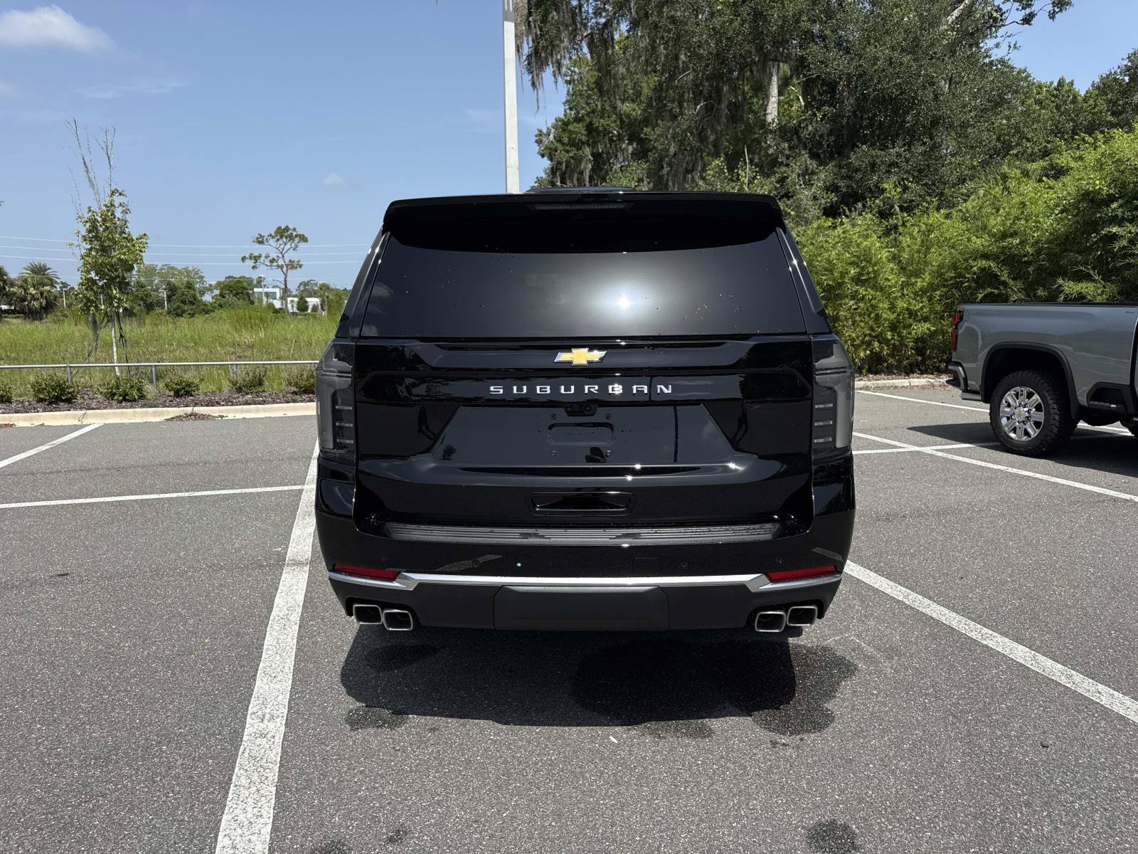 New 2026 Chevrolet Suburban High Country AWD/4WD image 4