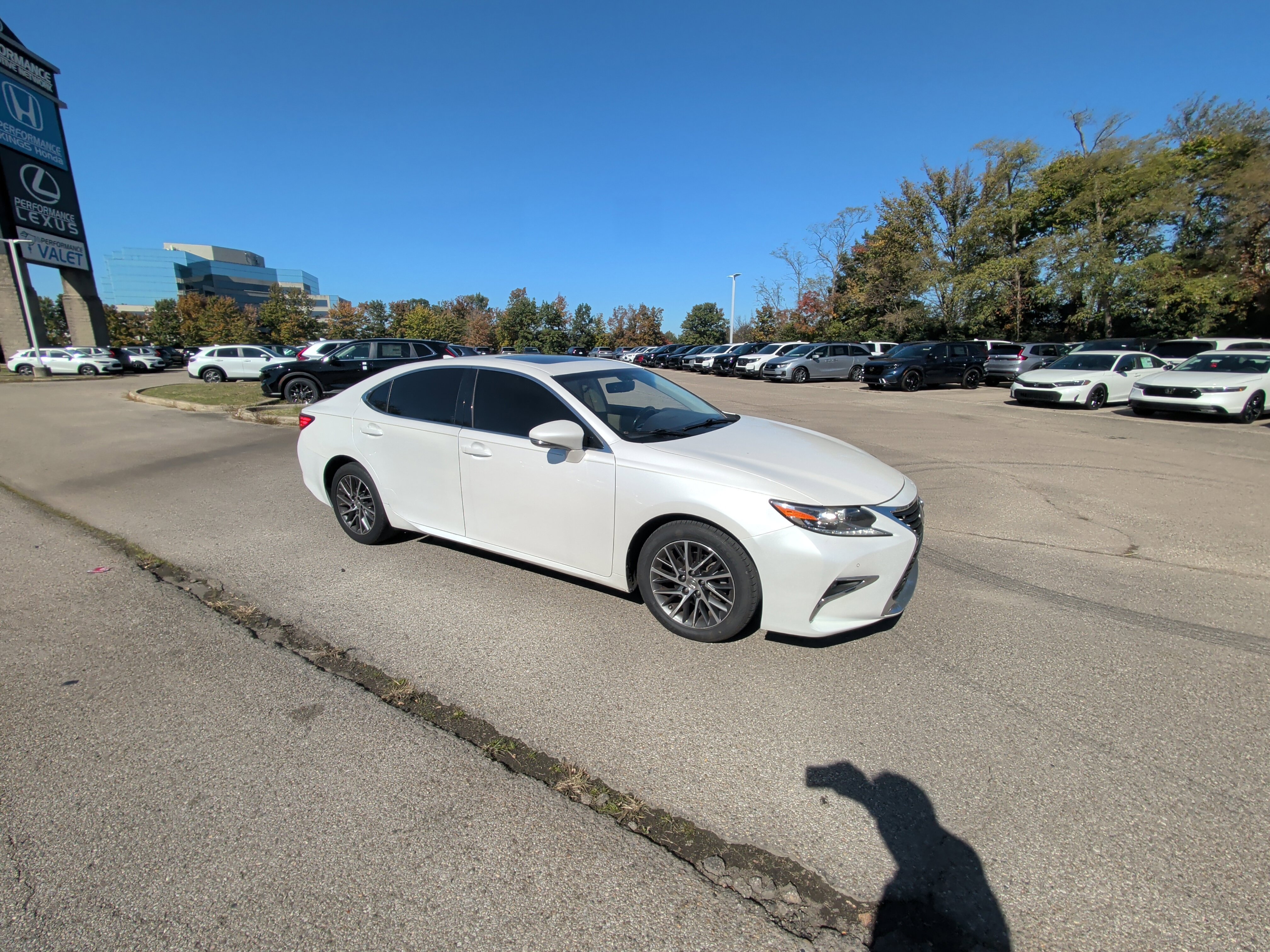 Used 2016 Lexus ES 350 w/ Navigation System Package FWD image 17