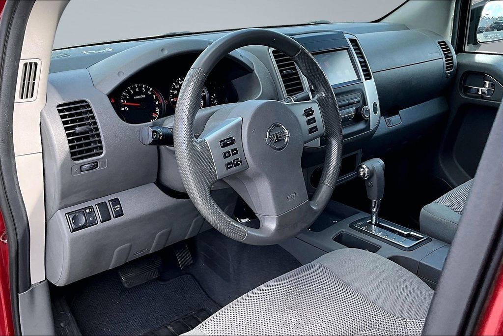 Used 2019 Nissan Frontier SV image 4