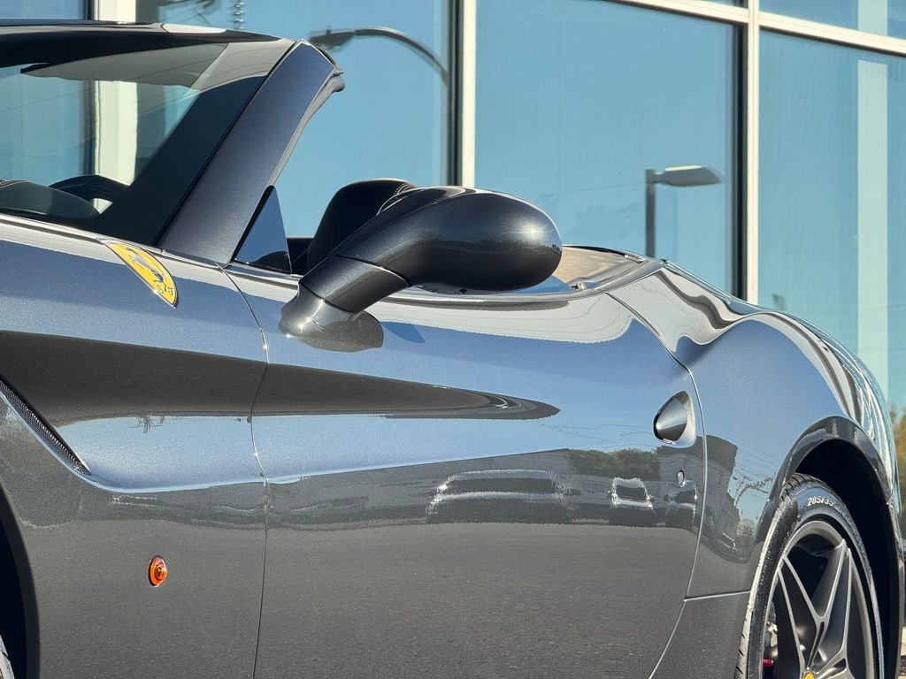 Used 2016 Ferrari California T image 18