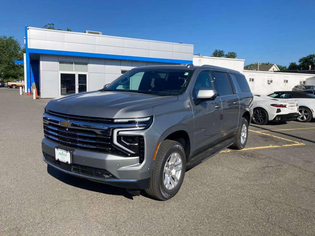 New 2026 Chevrolet Suburban LT w/ Comfort Package AWD/4WD image 22