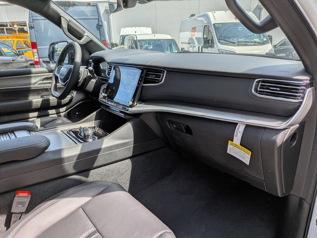 New 2026 Jeep Grand Wagoneer L Limited AWD/4WD image 30