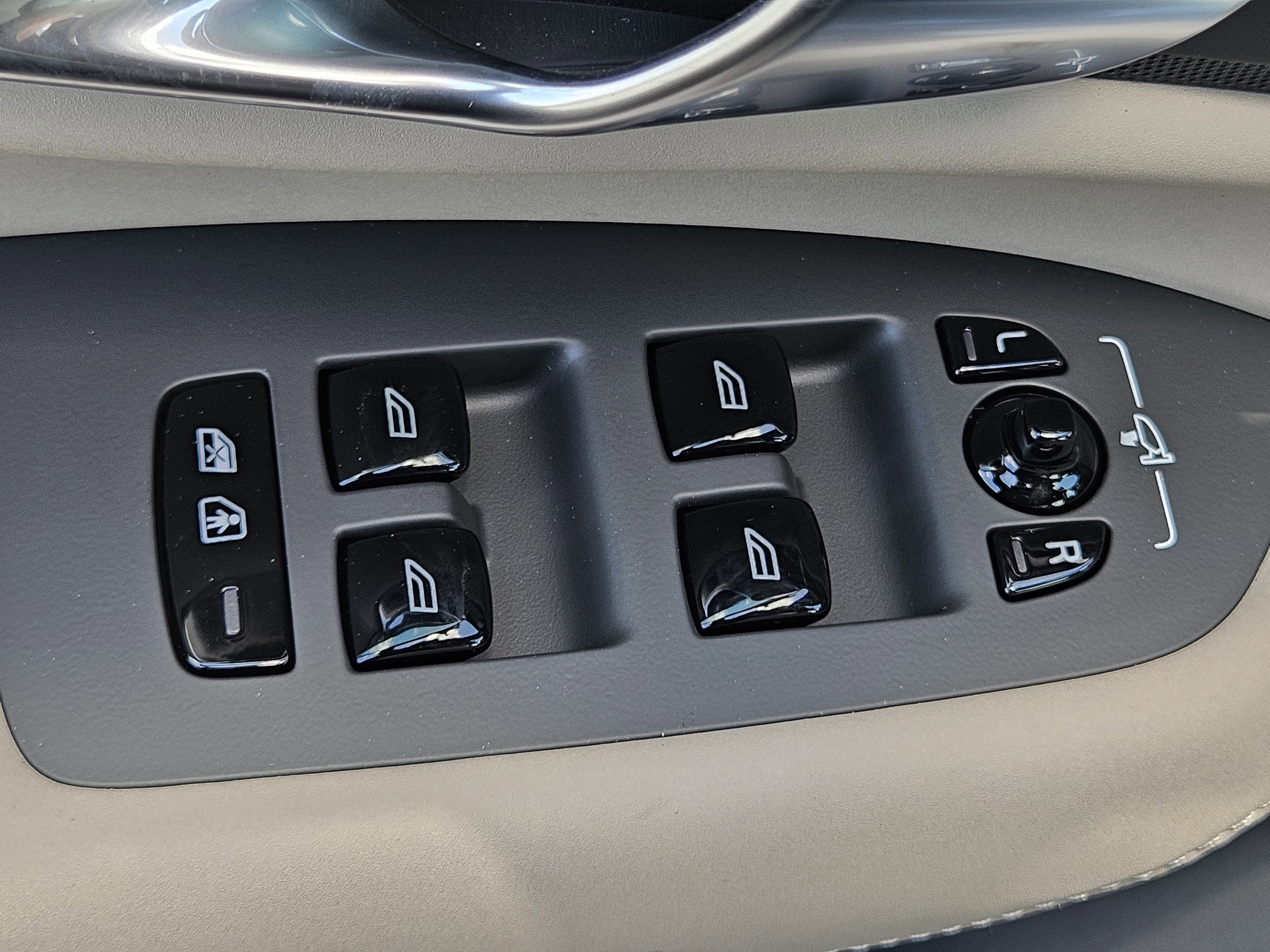 New 2026 Volvo XC90 B5 Plus image 21