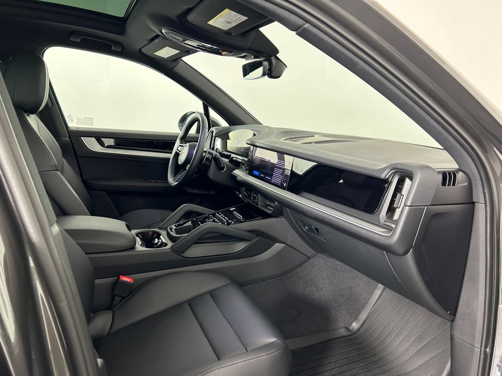Certified 2026 Porsche Cayenne AWD/4WD image 22