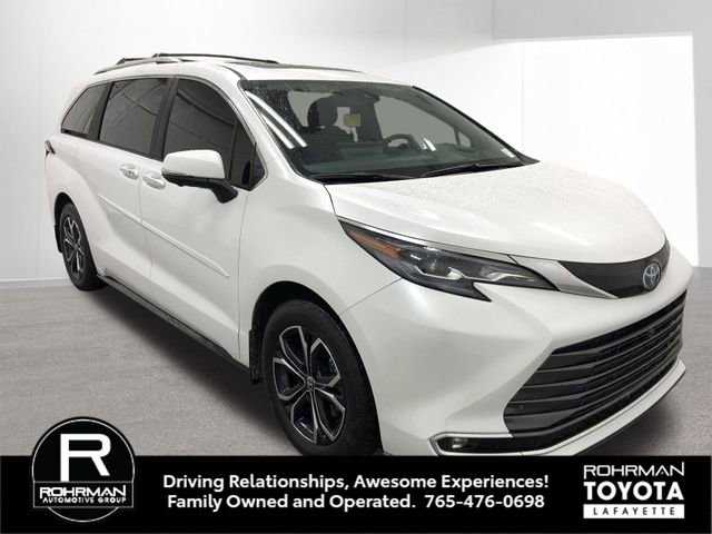 Used 2025 Toyota Sienna Platinum AWD/4WD image 10