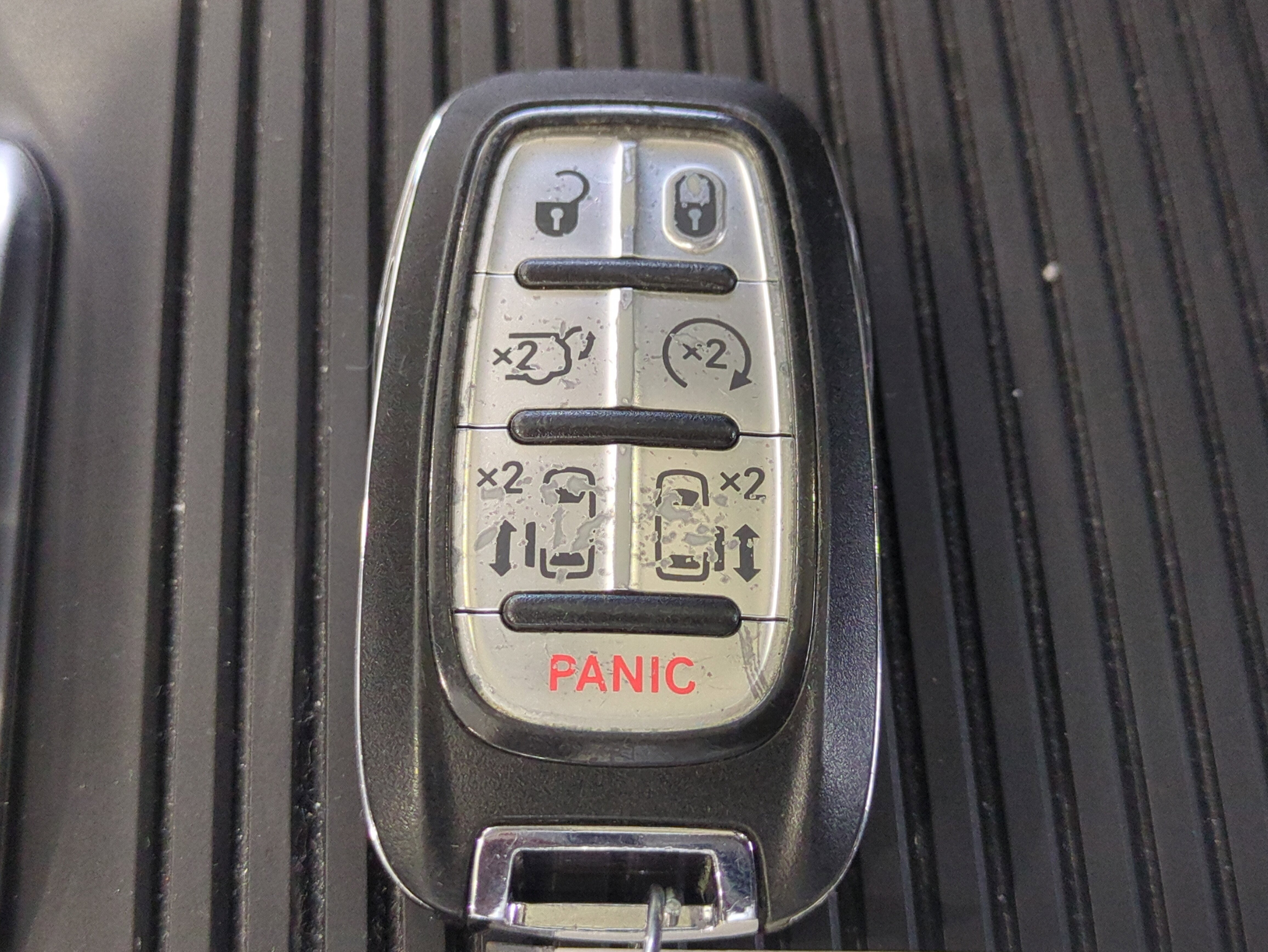 Used 2022 Chrysler Pacifica Limited FWD image 33