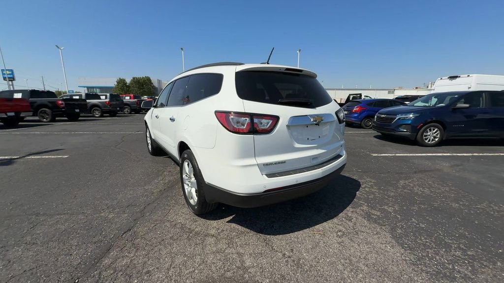 Used 2017 Chevrolet Traverse LT w/ Style and Technology Package FWD image 6