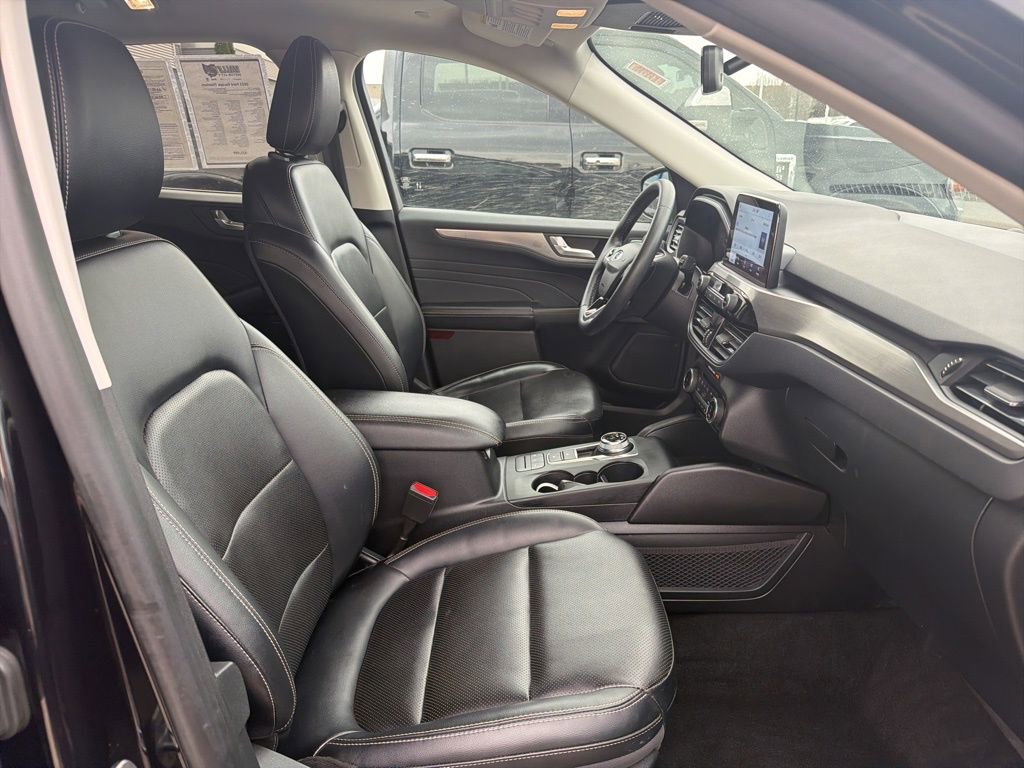 Used 2022 Ford Escape Titanium image 33