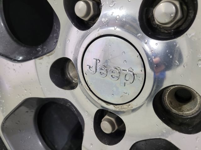 Used 2018 Jeep Wrangler Unlimited Sahara w/ Connectivity Group image 59