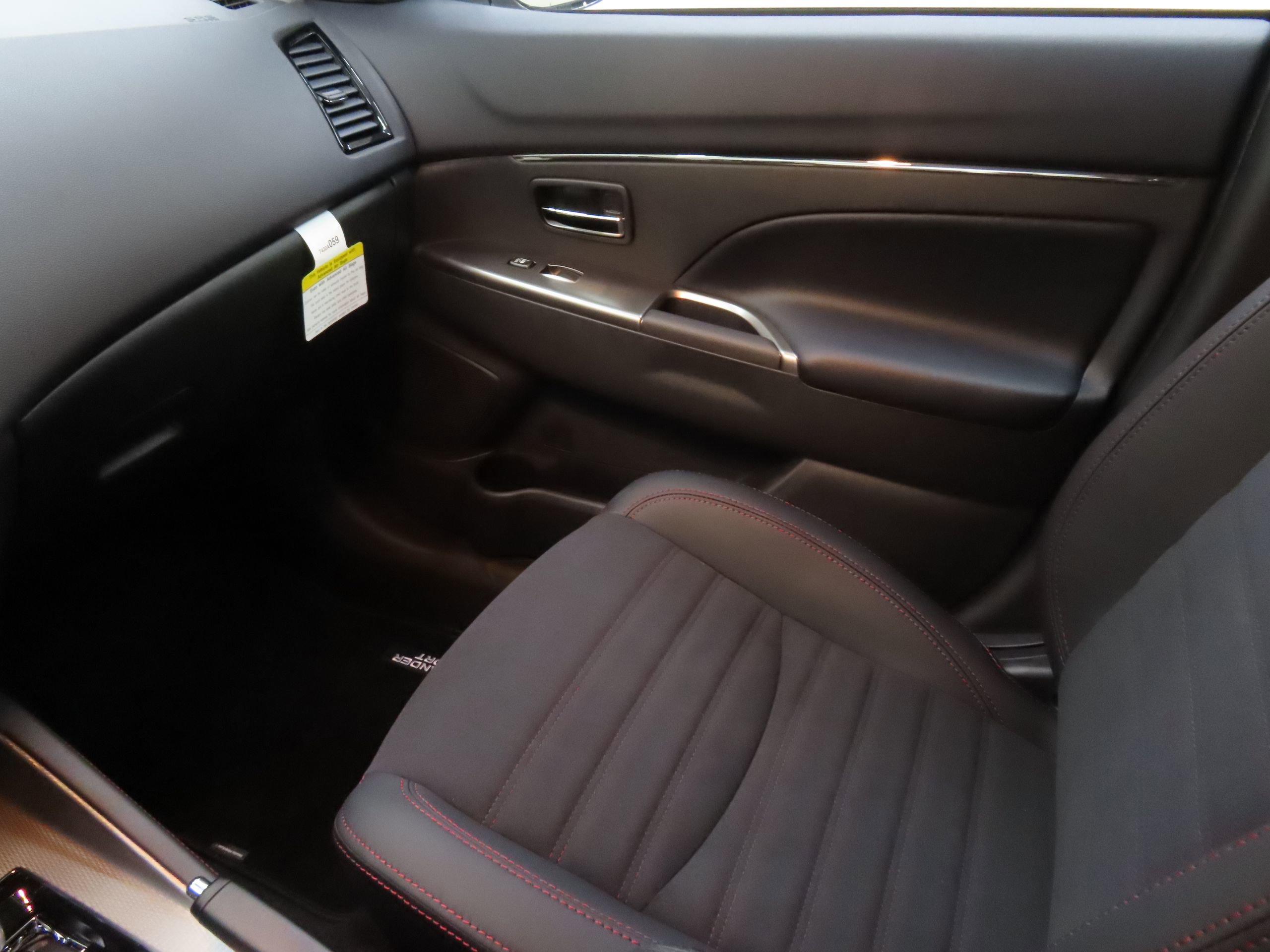 New 2025 Mitsubishi Outlander Sport SE image 18