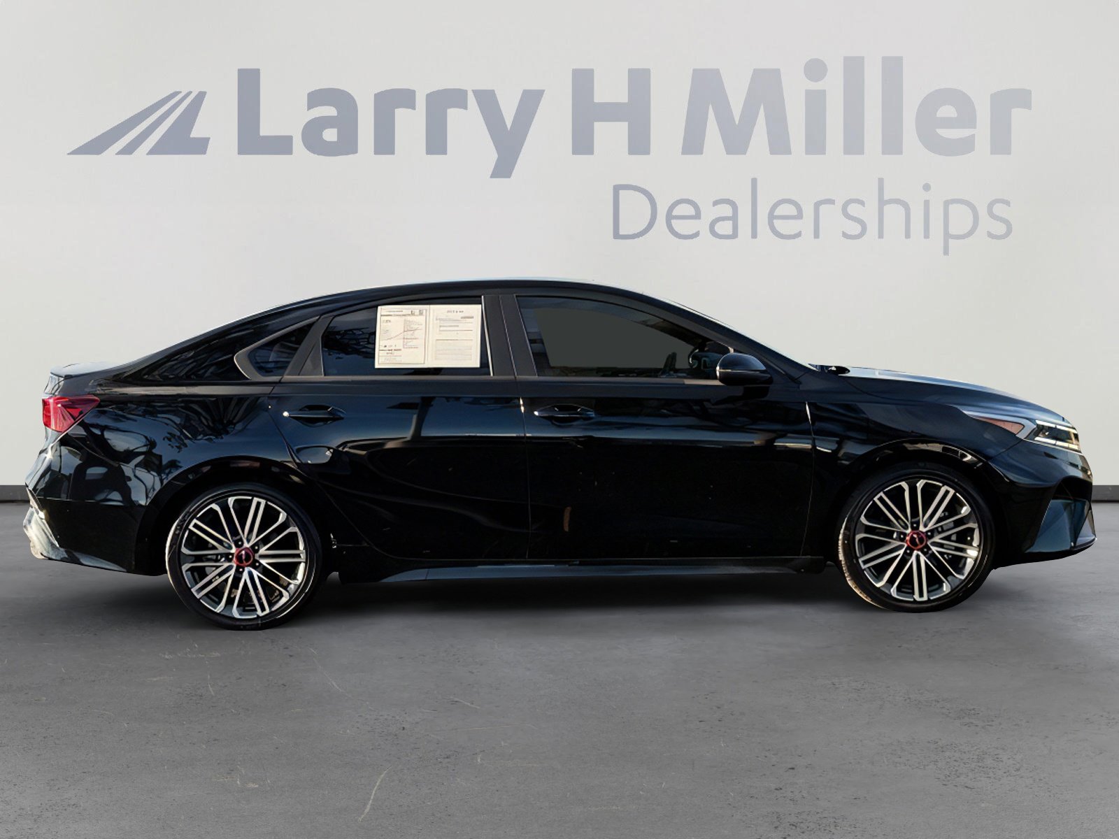 Used 2023 Kia Forte GT w/ GT2 Package image 8