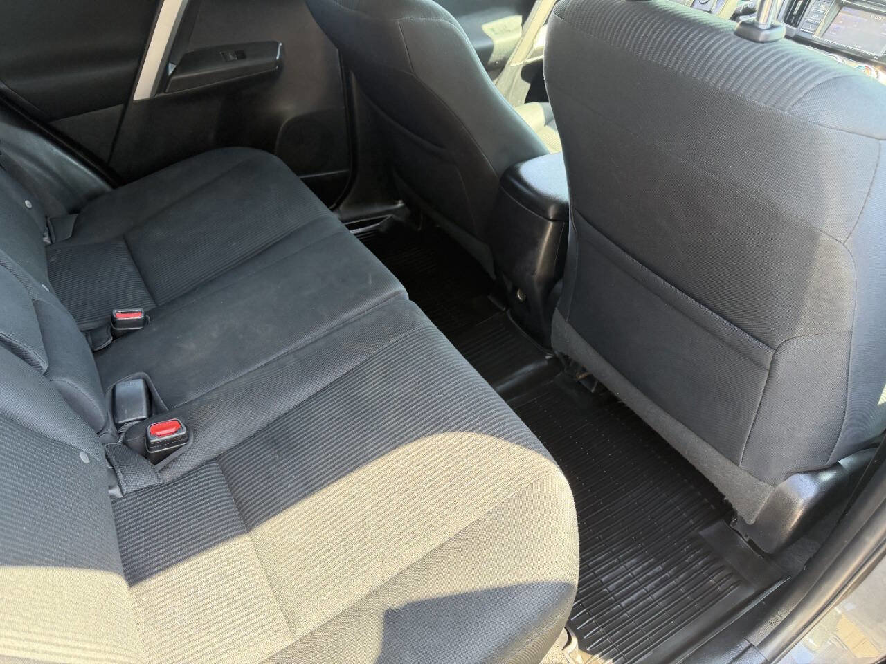 Used 2016 Toyota RAV4 LE AWD/4WD image 23