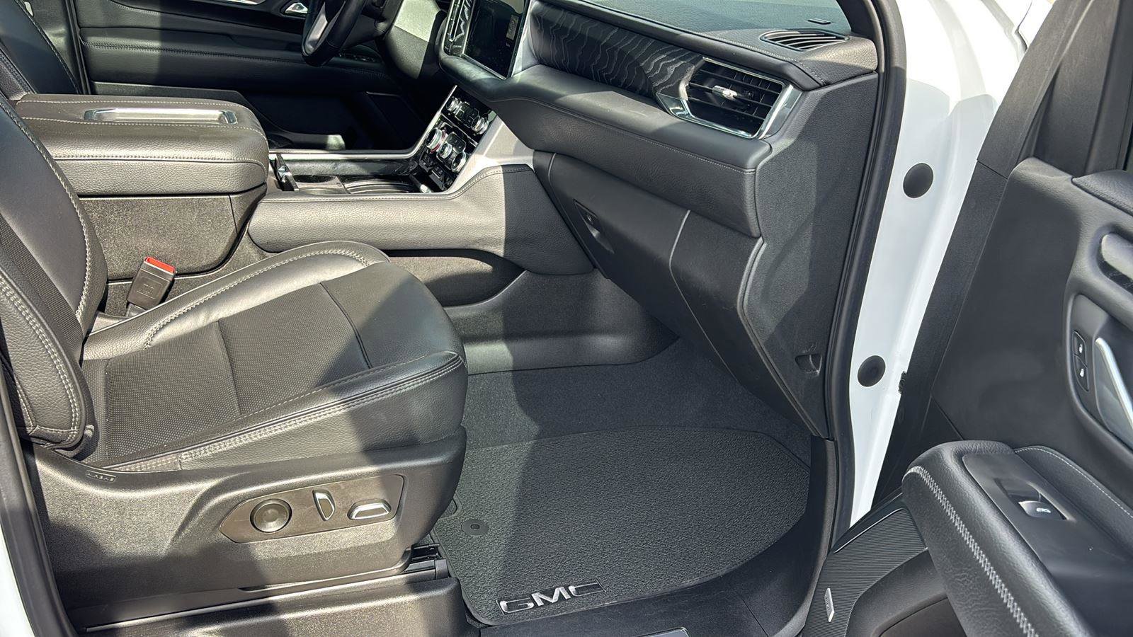 Used 2023 GMC Yukon XL Denali image 23