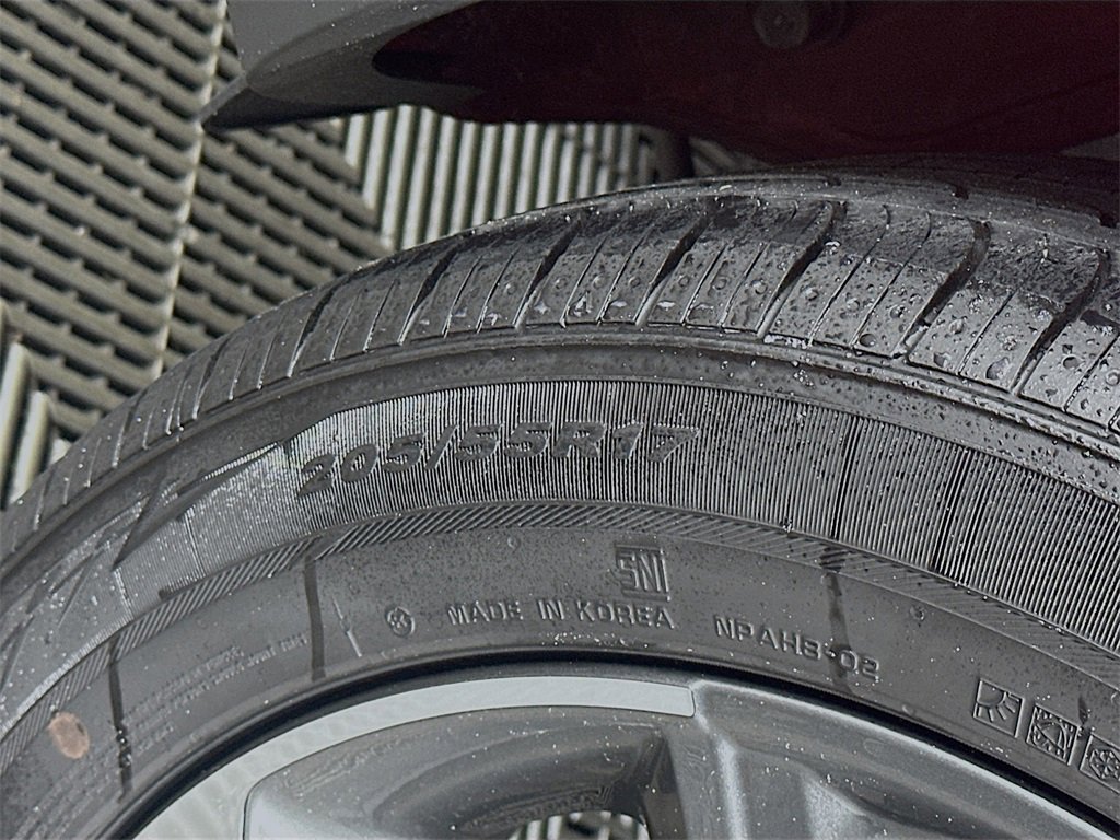 Used 2024 Hyundai Venue SEL image 31