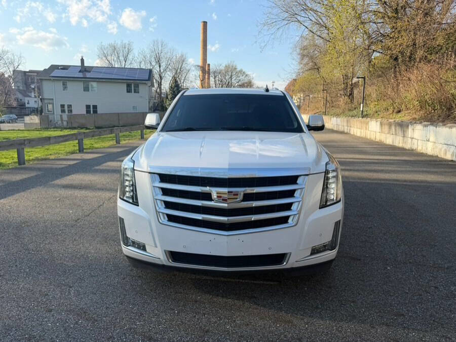 Used 2018 Cadillac Escalade Luxury AWD/4WD image 14