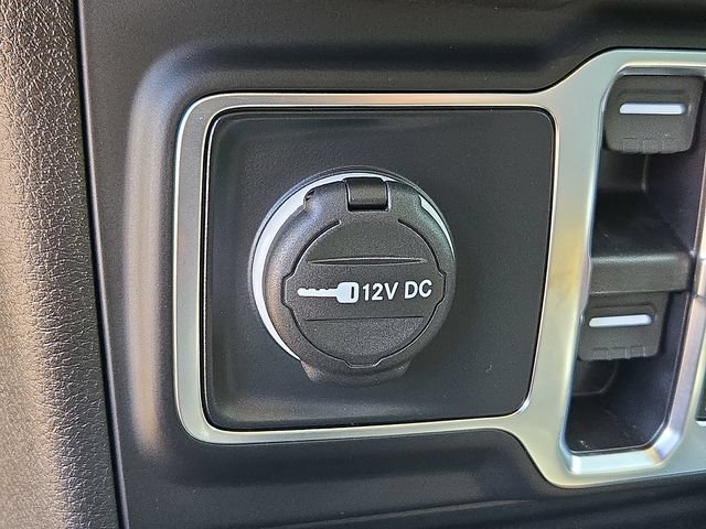 Used 2025 Jeep Gladiator Sport AWD/4WD image 17