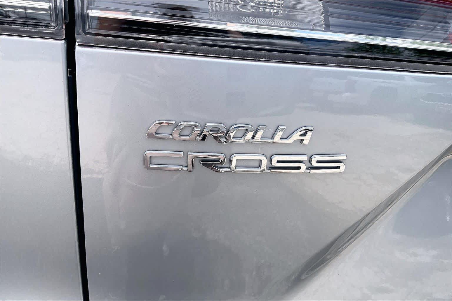Used 2025 Toyota Corolla Cross XLE FWD image 30