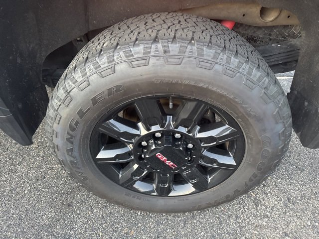 Used 2024 GMC Sierra 2500 AT4 image 25