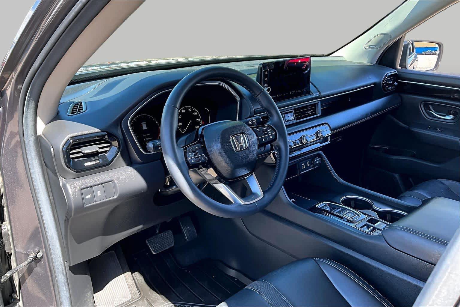 Used 2025 Honda Pilot Touring image 18