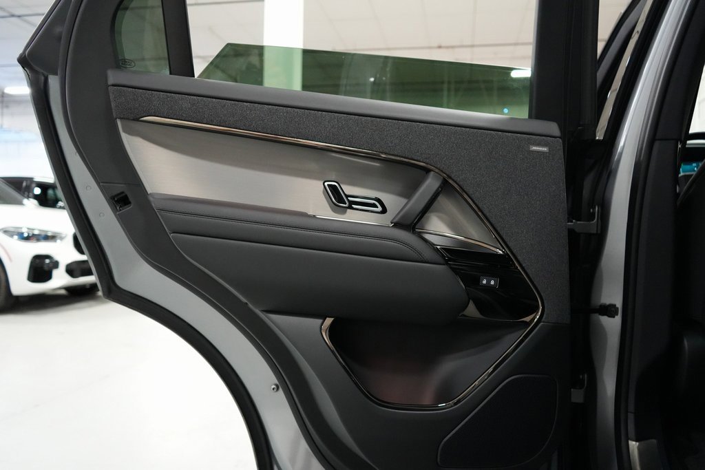 Used 2023 Land Rover Range Rover Sport SE Dynamic image 32