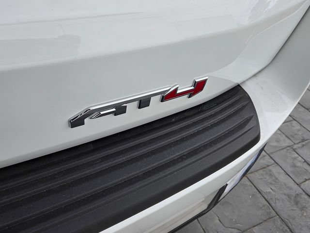 New 2026 GMC Yukon XL AT4 w/ AT4 Premium Plus Package AWD/4WD image 6
